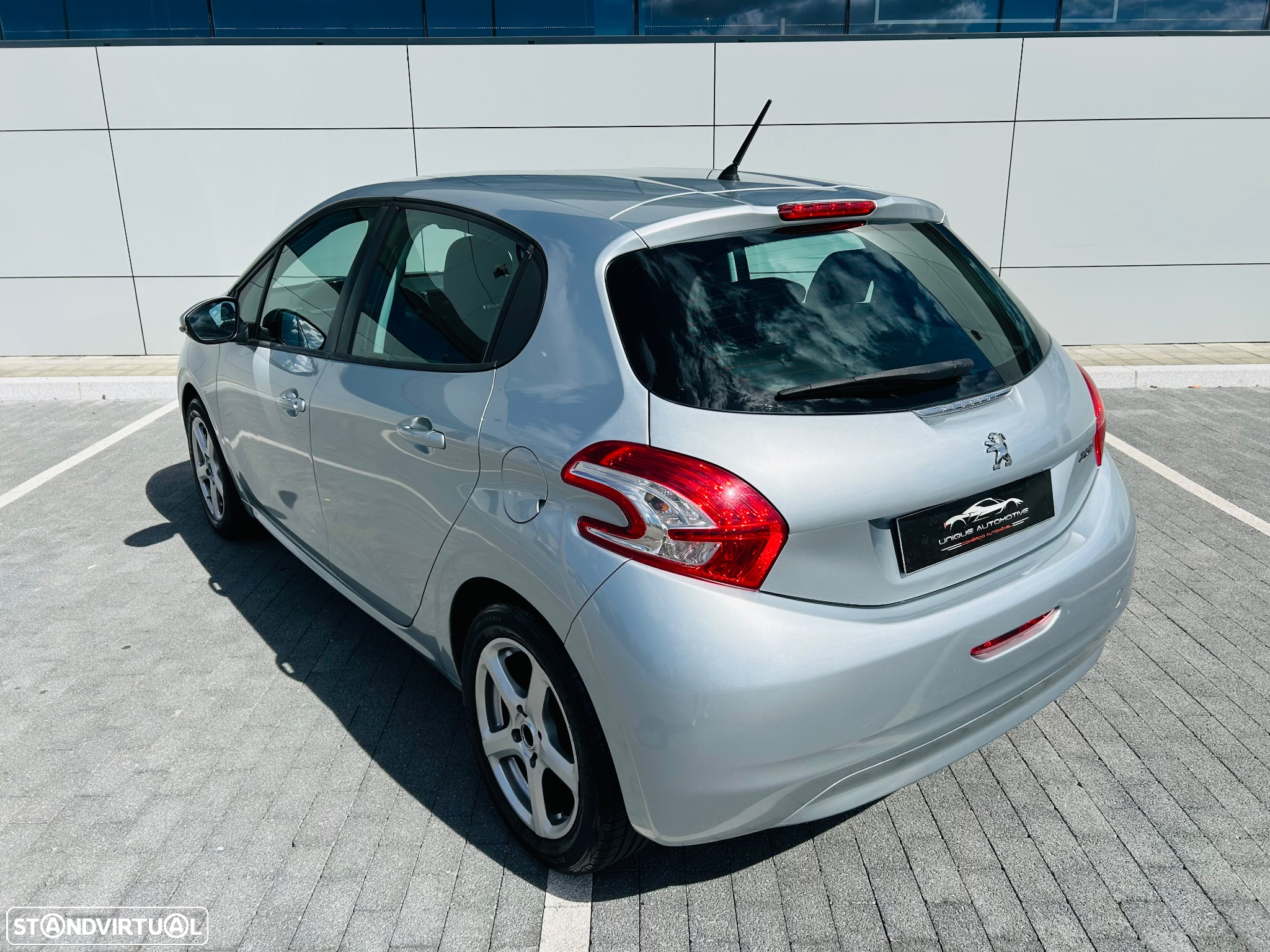 Peugeot 208 1.4 HDi Active - 14