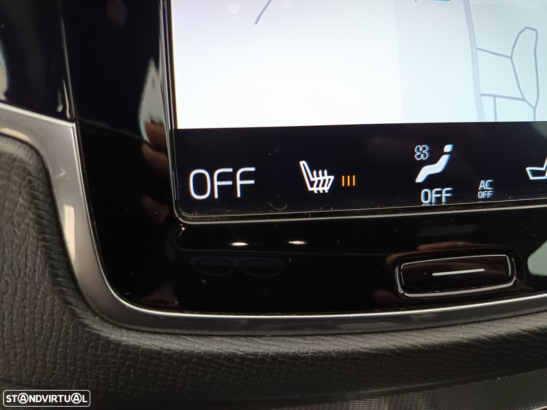 Volvo XC 90 2.0 D4 R-Design - 32