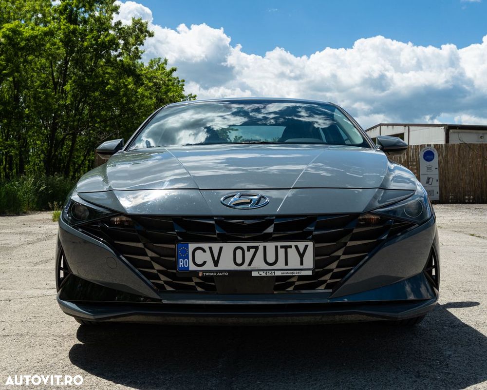 Hyundai Elantra 1.6 l 123 CP 6MT Highway - 13