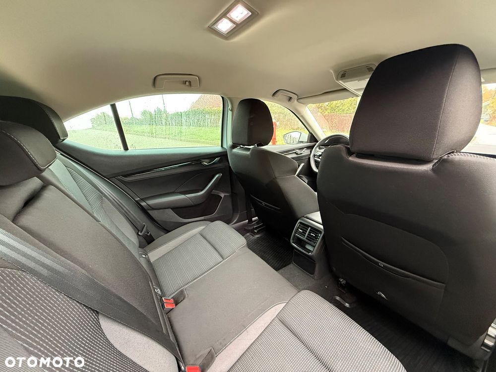 Skoda Octavia 1.5 TSI Selection Plus - 6