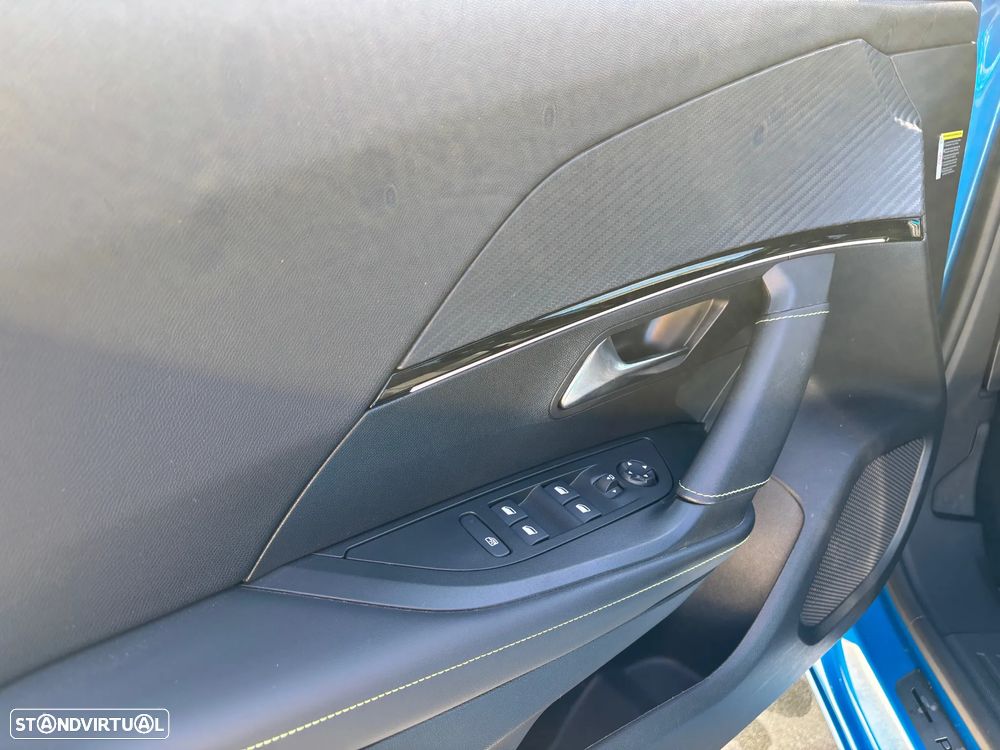 Peugeot 2008 1.2 PureTech GT EAT8 - 16