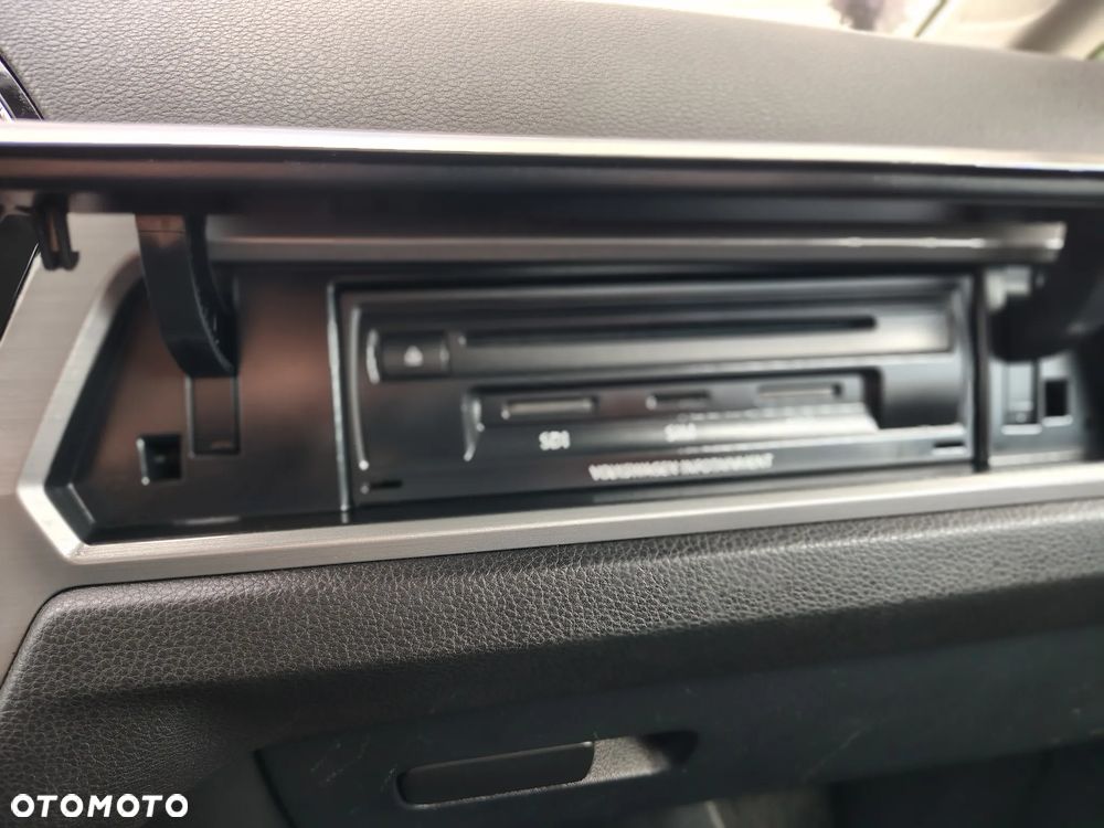 Volkswagen Touran - 25
