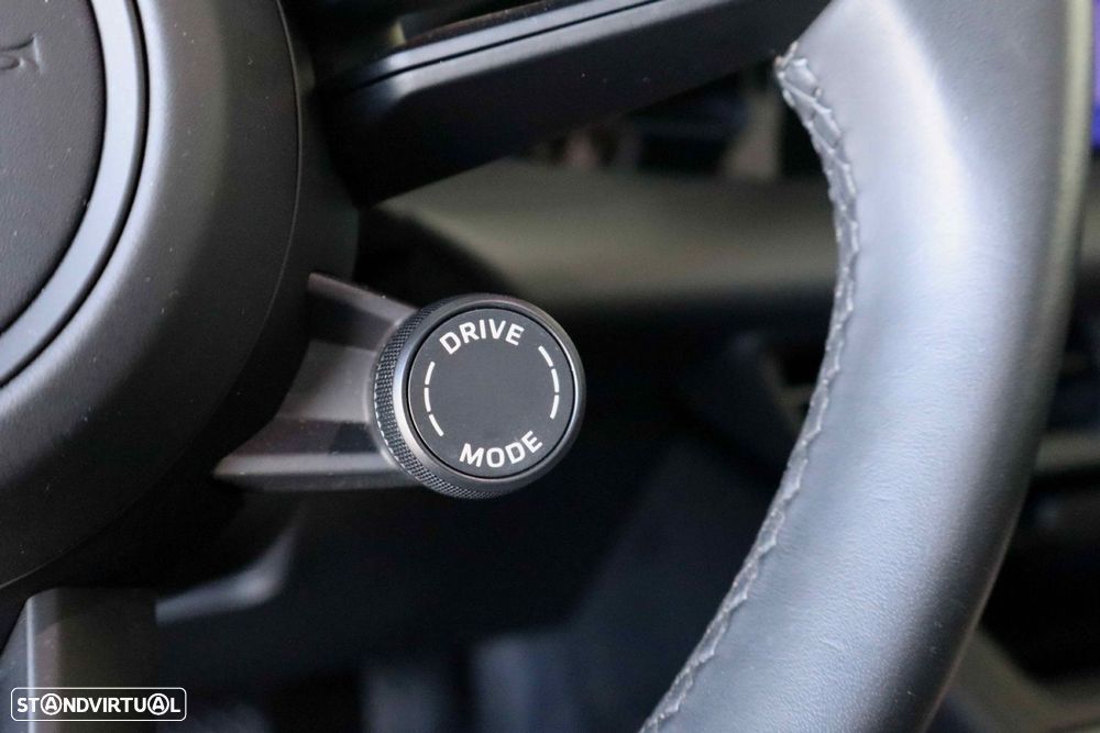 Porsche Macan Electric 4 - 35