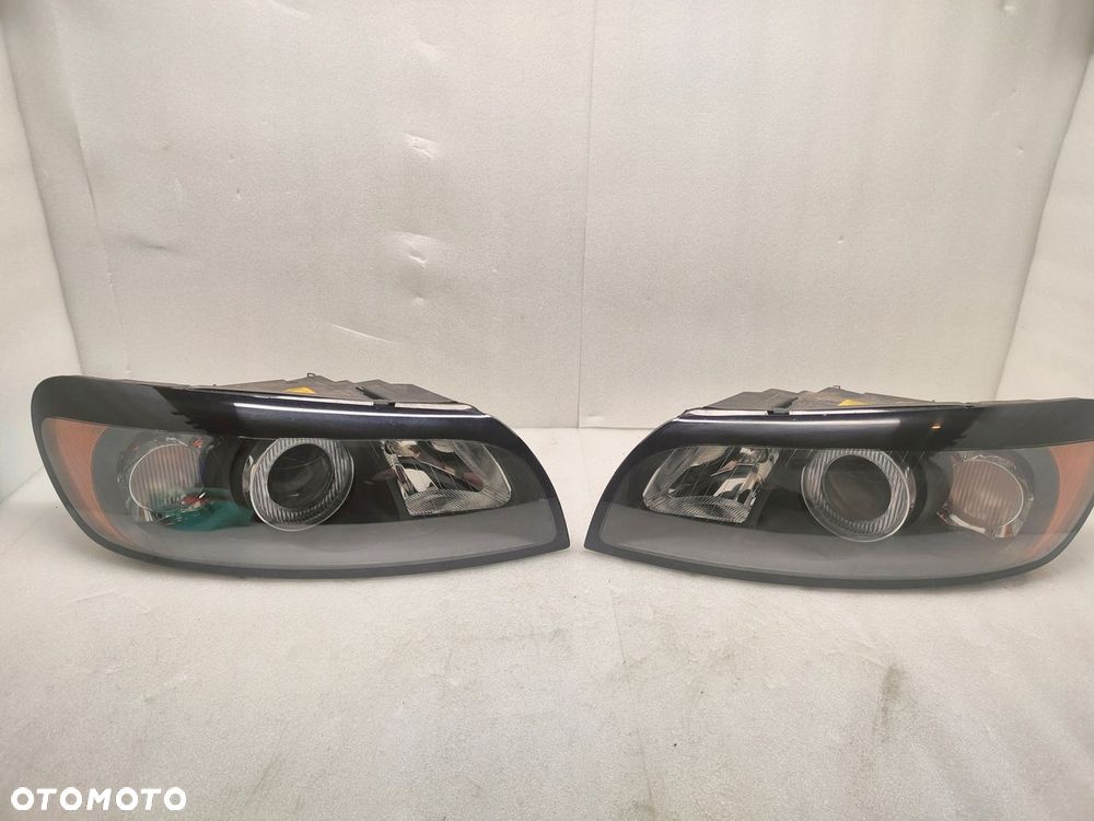 VOLVO C30 KOMPLET LAMP ZWYKŁYCH 313351199, 31335200 - 1