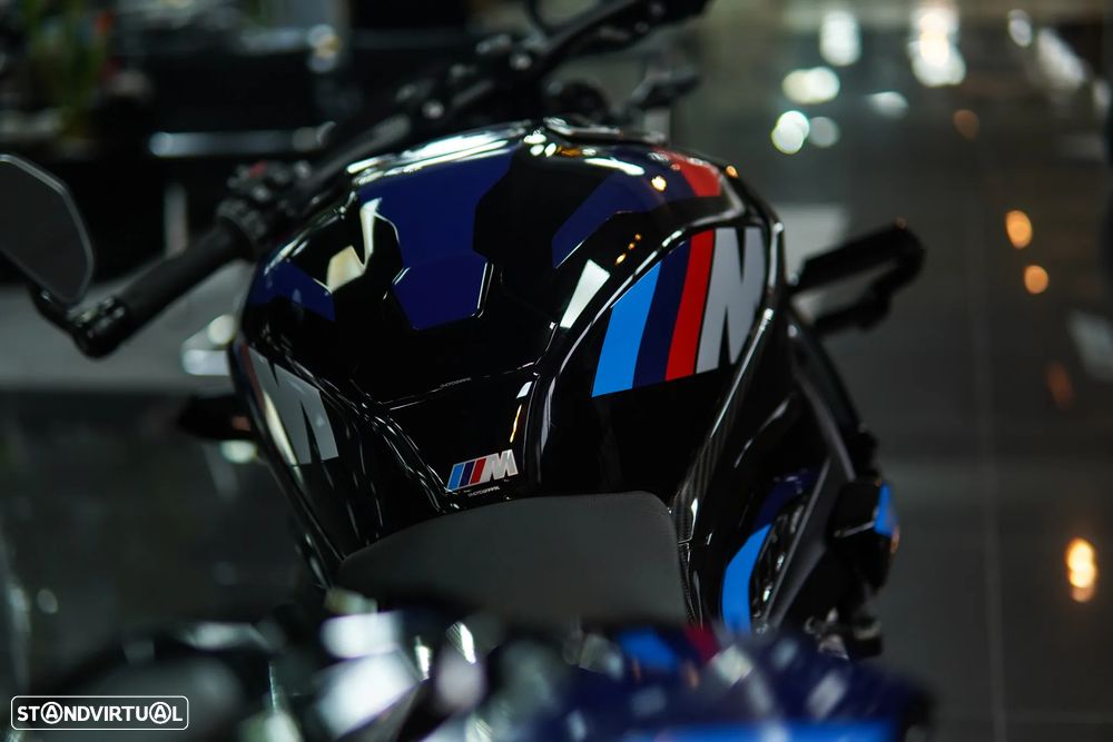 BMW M 1000 R M MOTORSPORT - 11