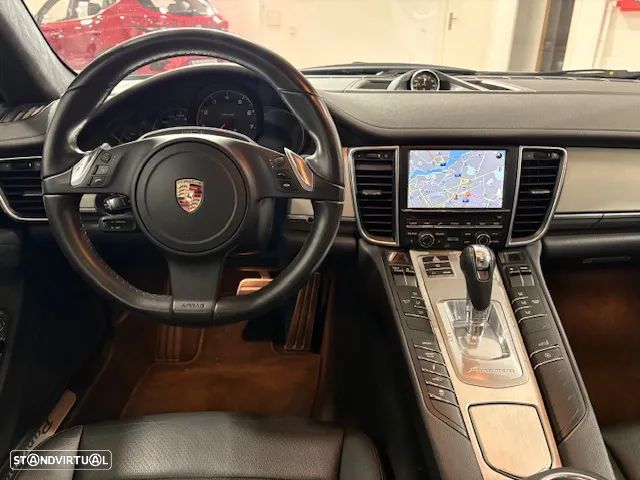 Porsche Panamera 4 Platinum Edition PDK - 35