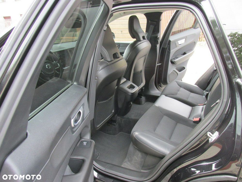 Volvo XC 60 D3 Momentum Pro - 10