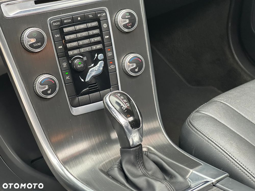 Volvo XC 60 T5 AWD Summum - 25