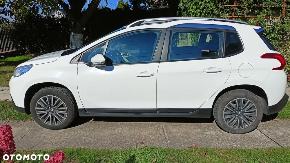 Peugeot 2008 1.2 Pure Tech Active - 12