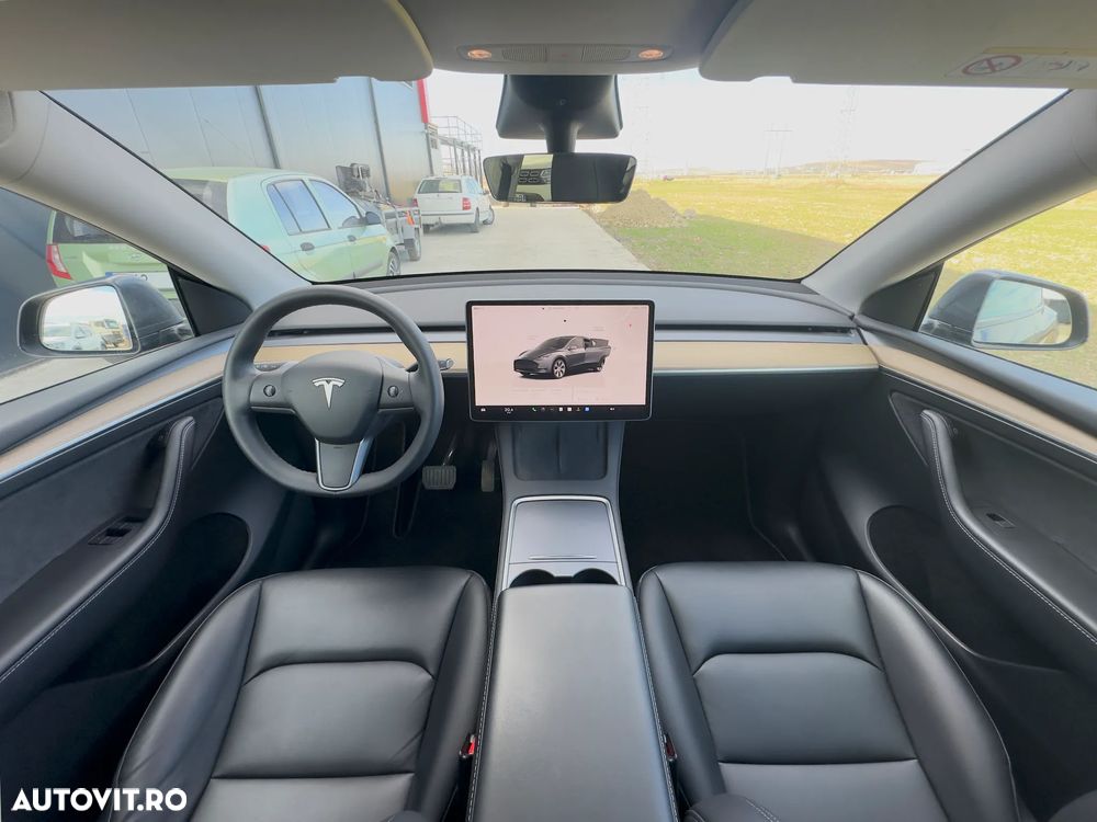 Tesla Model Y - 19