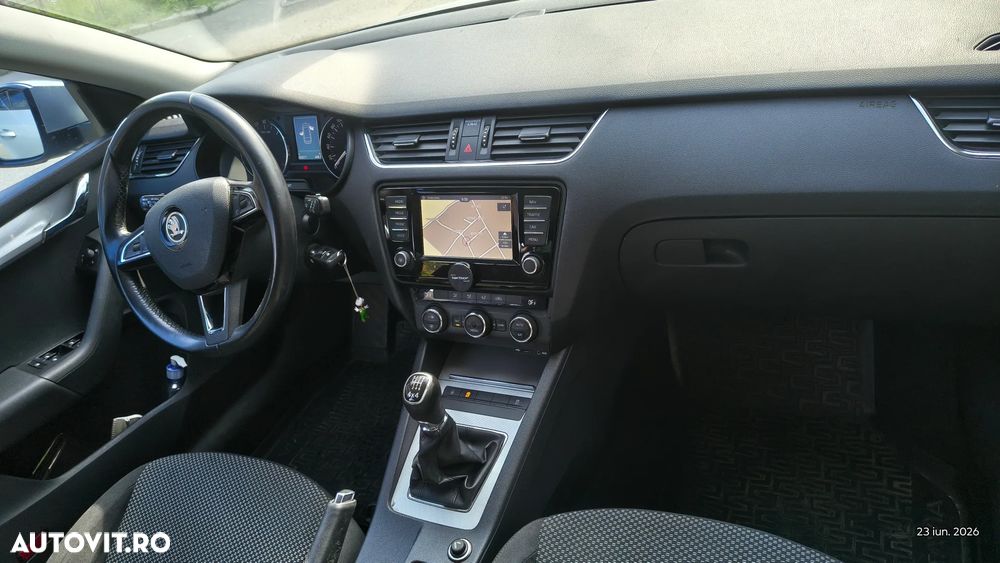 Skoda Octavia 1.6 TDI 4X4 Ambition - 2