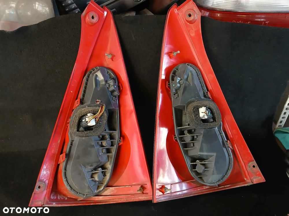 Peugeot 107 3D Lampa tylna lewa, prawa - 4