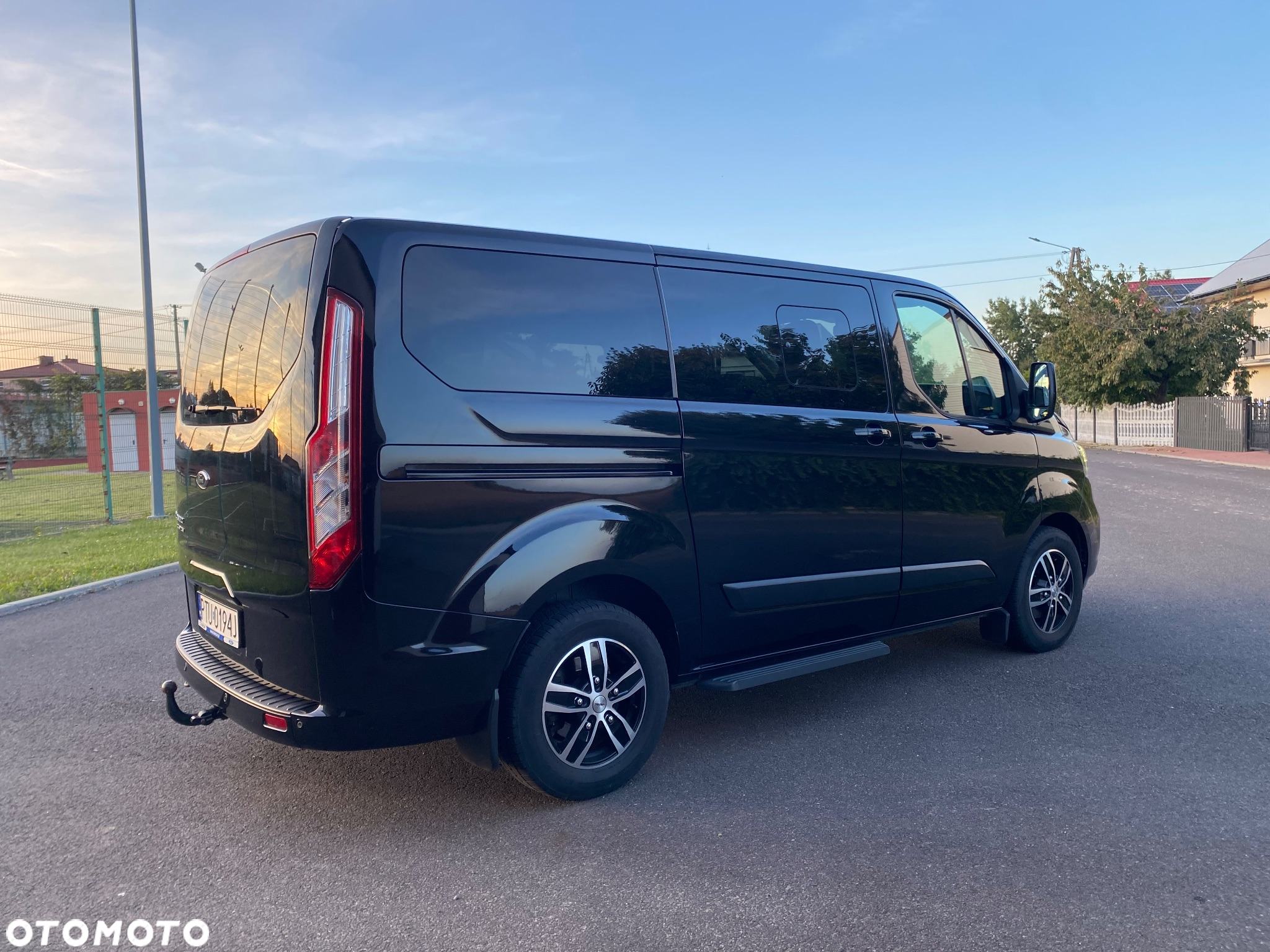 Ford Tourneo Custom 2.0 EcoBlue L1 Trend - 4