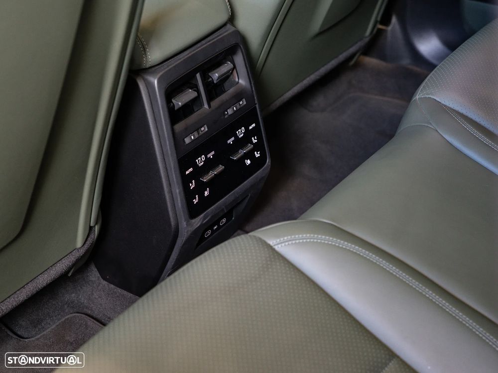 Porsche Macan Electric 4 - 36