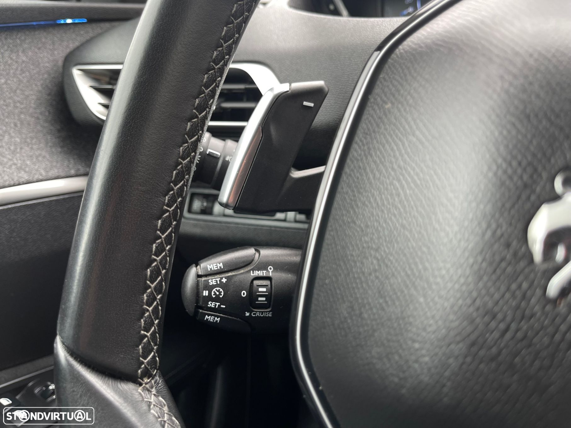 Peugeot 3008 1.5 BlueHDi Allure EAT8 - 16