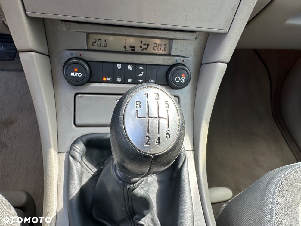 Renault Vel Satis 2.0 Turbo - 27