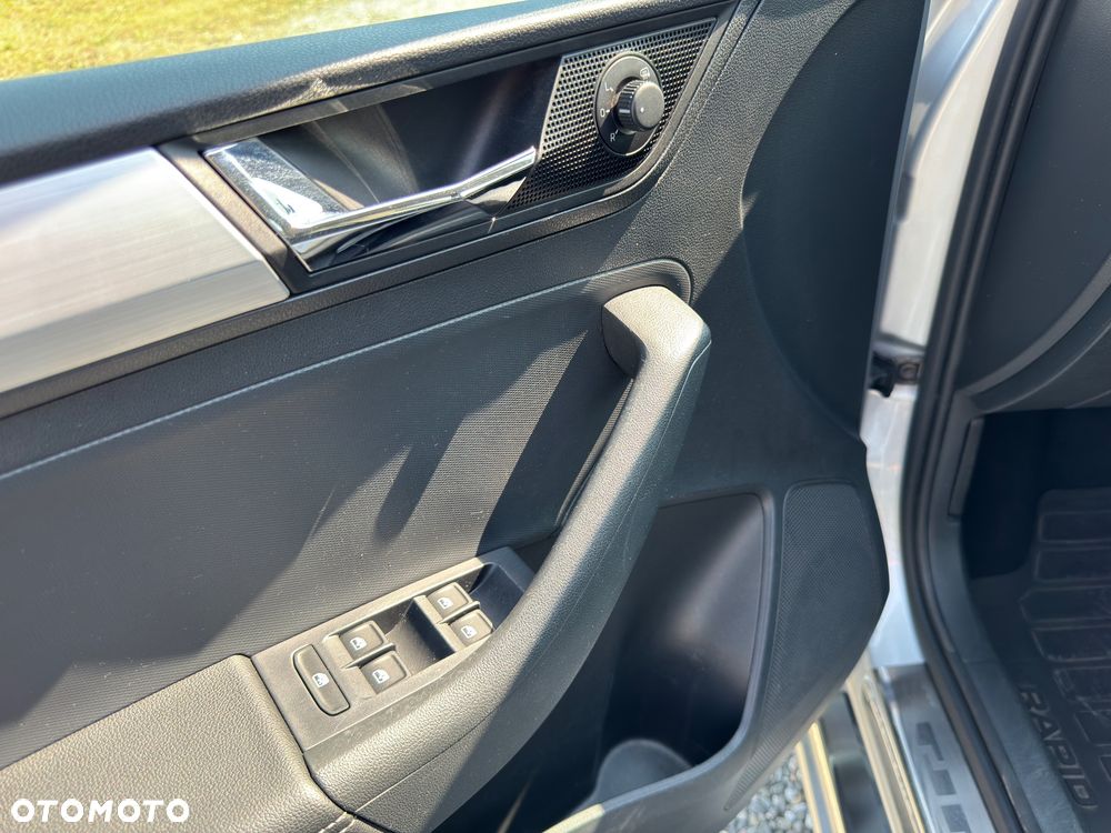 Skoda RAPID 1.0 TSI Ambition - 17