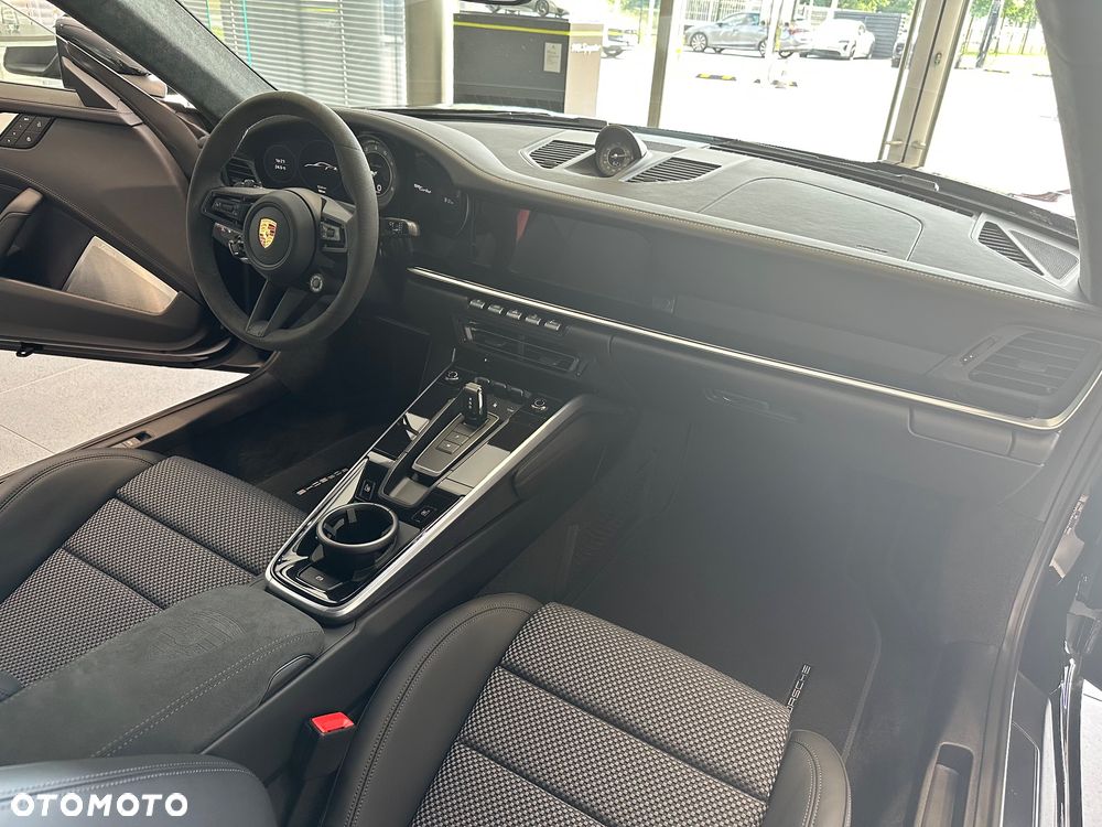 Porsche 911 Turbo - 13