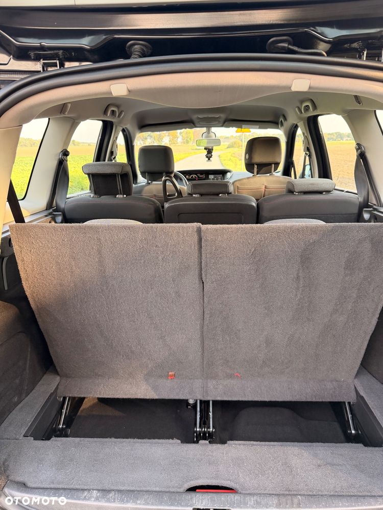 Renault Grand Scenic - 17