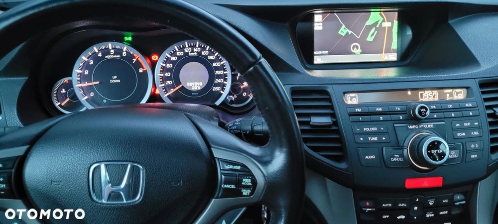 Honda Accord 2.0 Executive Navi - 14