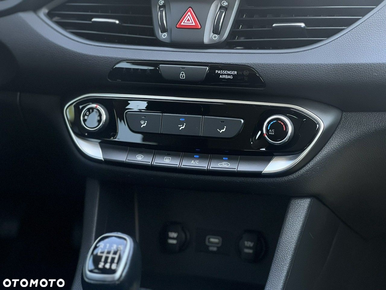 Hyundai i30 1.5 DPI Classic + - 15