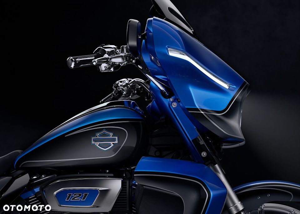 Harley-Davidson CVO Street Glide - 12