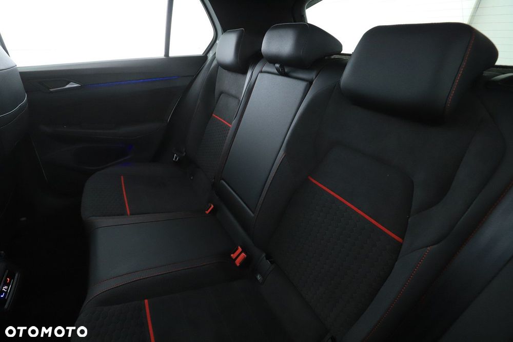 Volkswagen Golf - 24
