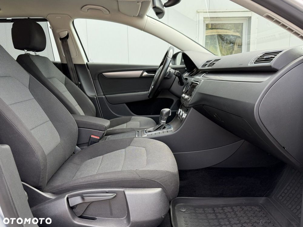 Volkswagen Passat - 24