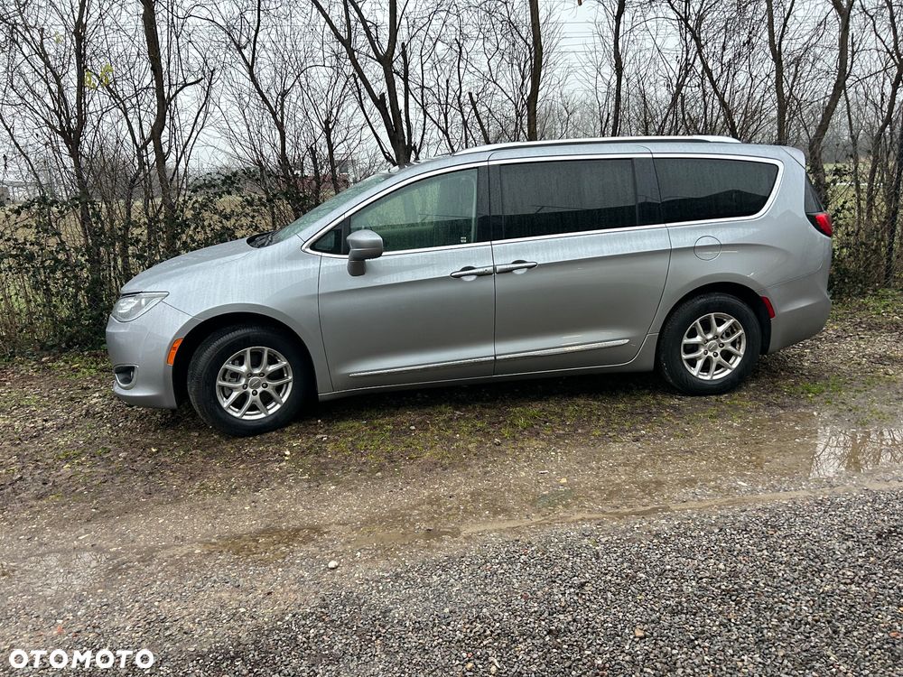 Chrysler Pacifica - 6