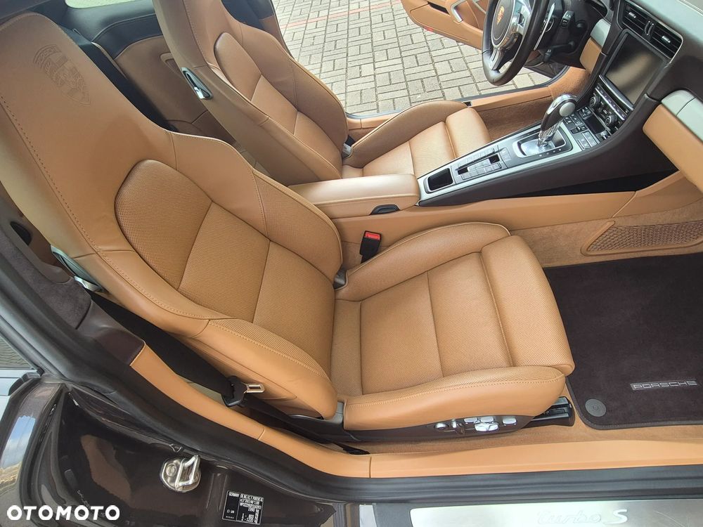 Porsche 911 Turbo S - 28