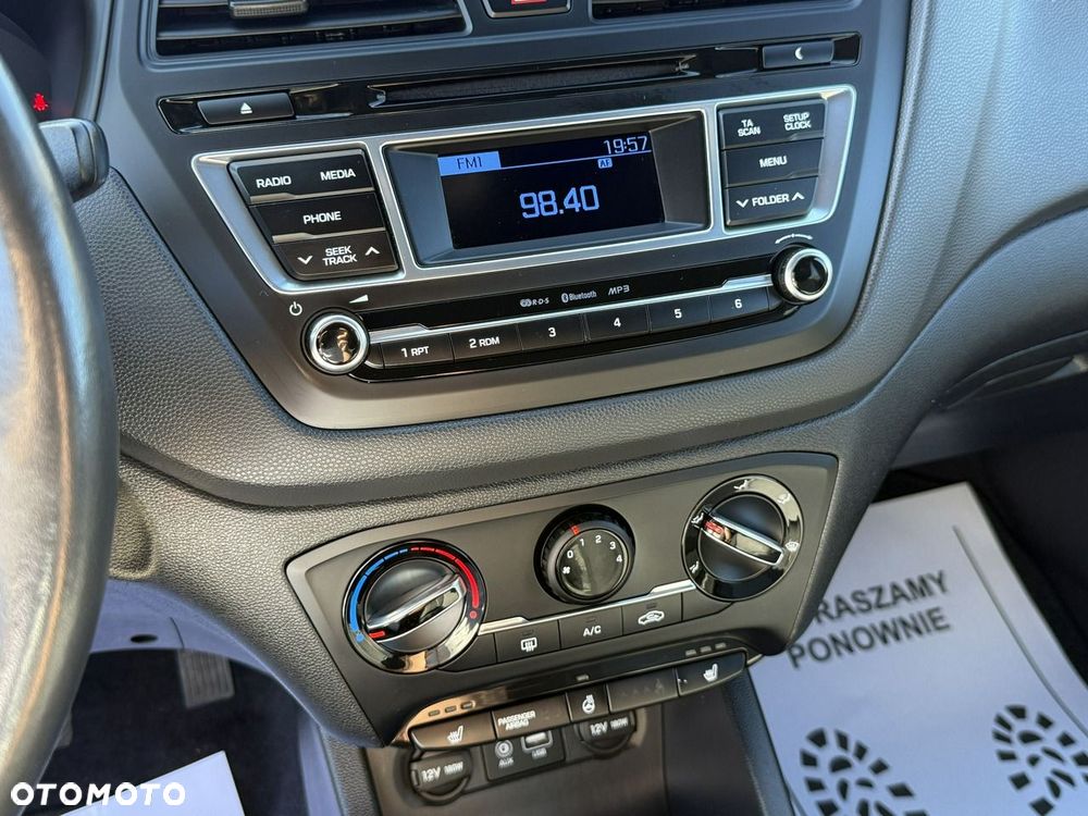 Hyundai i20 - 24