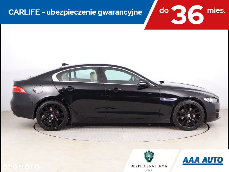 Jaguar XE - 7