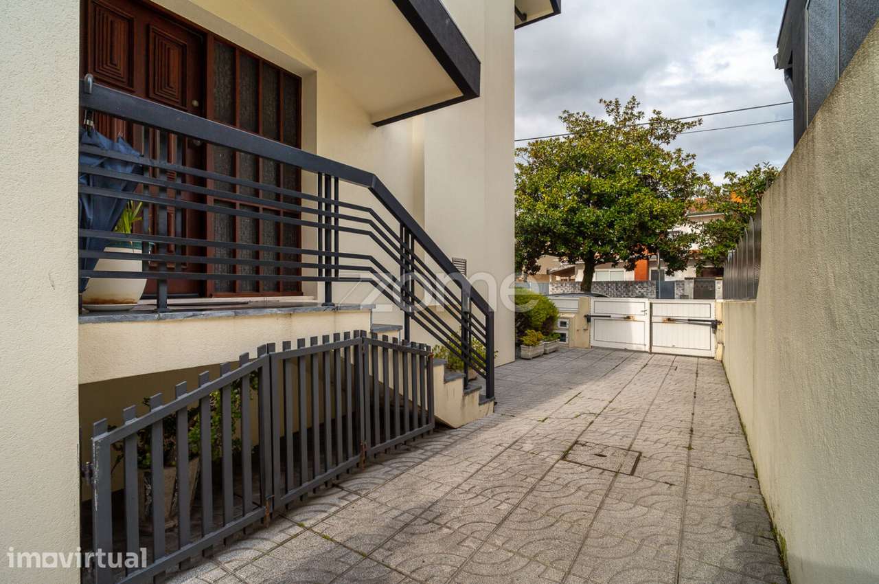 Moradia T4 - Vila Nova da Telha - Grande imagem: 3/43