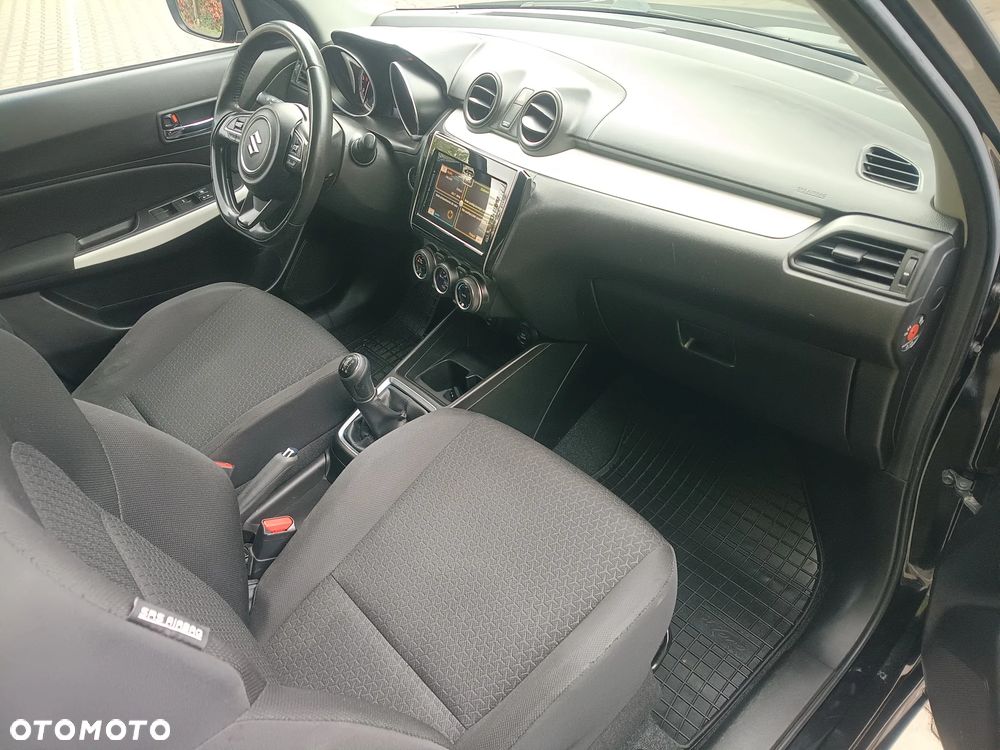 Suzuki Swift 1.2 SHVS Premium Plus - 9