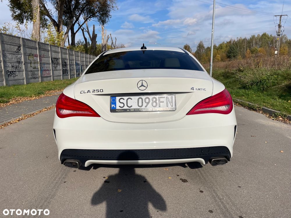 Mercedes-Benz CLA 250 4-Matic AMG Line - 16