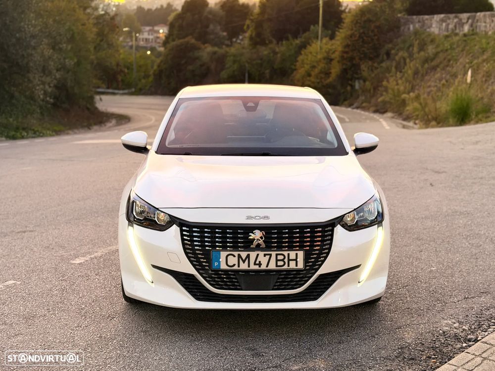 Peugeot 208 2021 photo 2