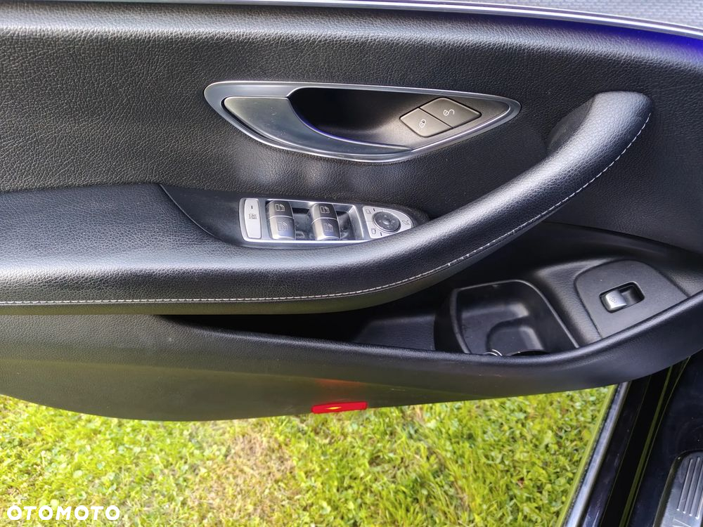 Mercedes-Benz Klasa E 300 de 9G-TRONIC - 24