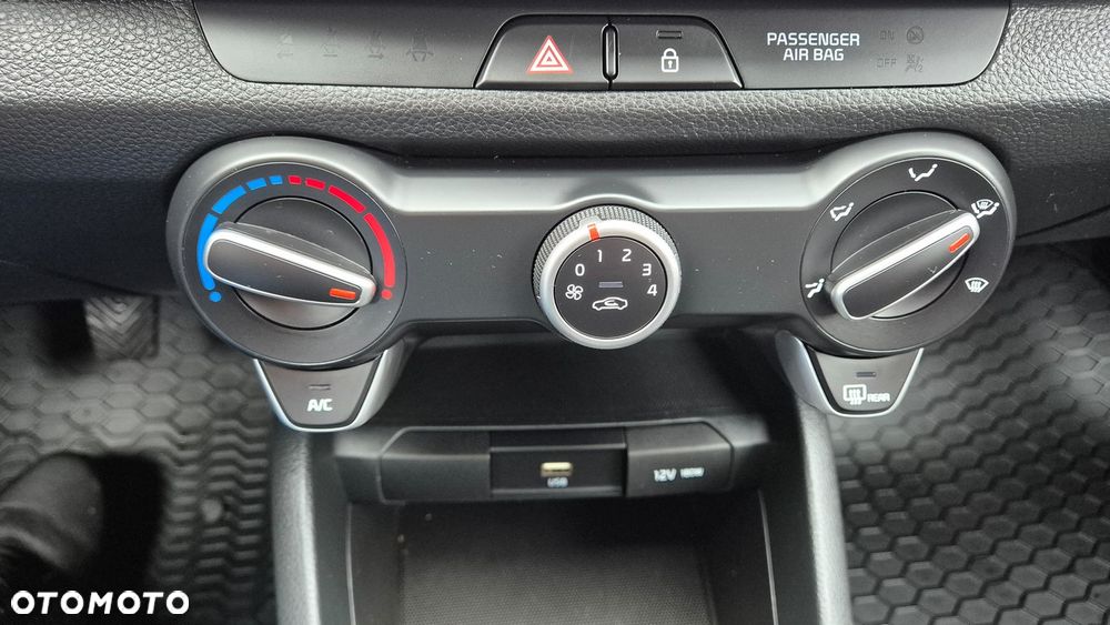 Kia Stonic 1.2 L - 17