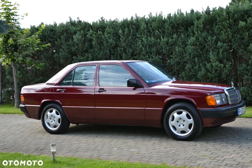 Mercedes-Benz W201 (190) - 1