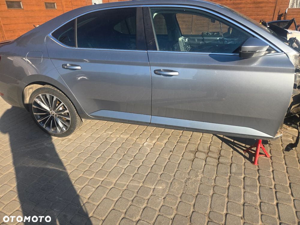 SKODA SUPERB  III RÓŻNE CZĘŚCI LF7M 2C2C - 1