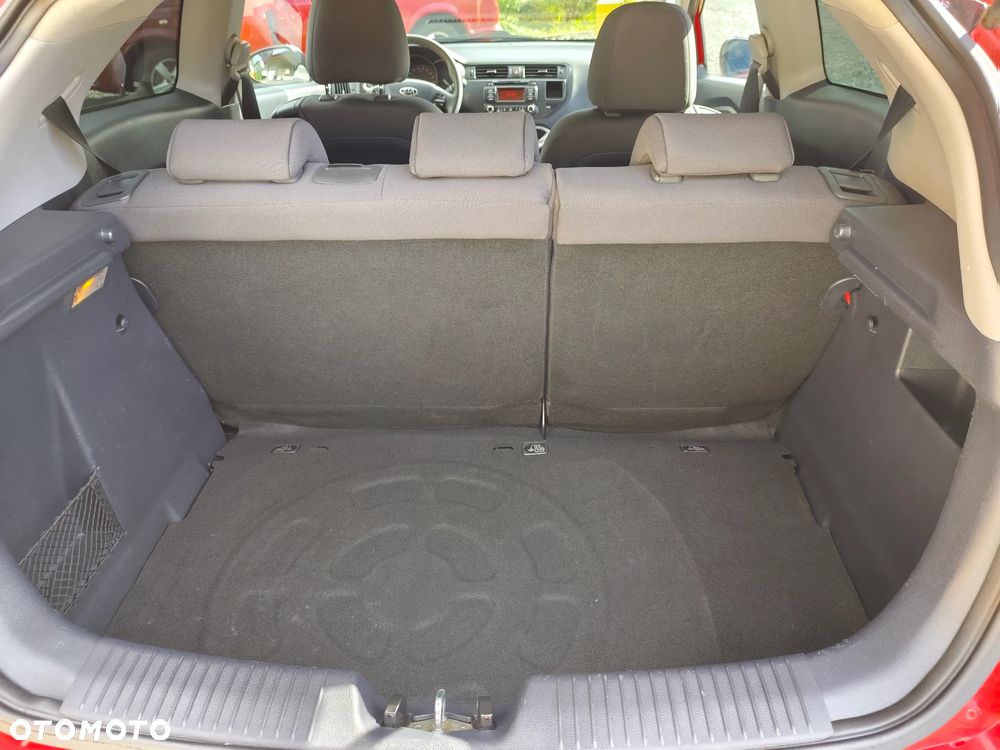 Kia Rio - 32