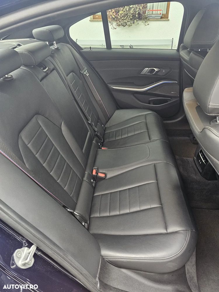 BMW Seria 3 330i AT - 16