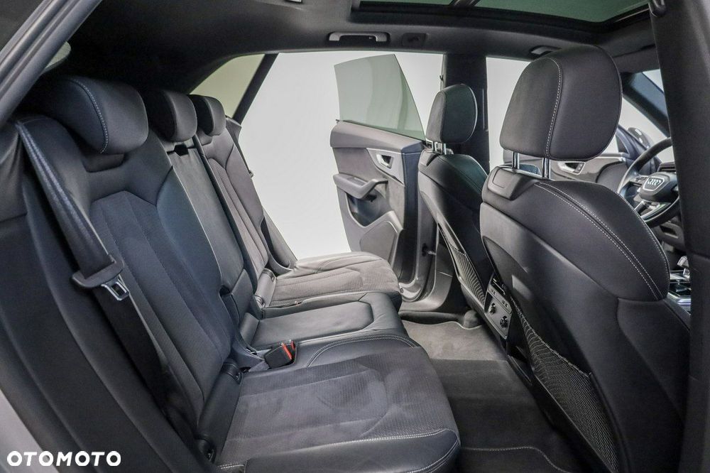 Audi Q8 - 32
