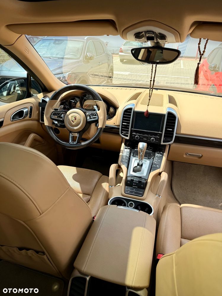 Porsche Cayenne Diesel Platinum Edition - 3
