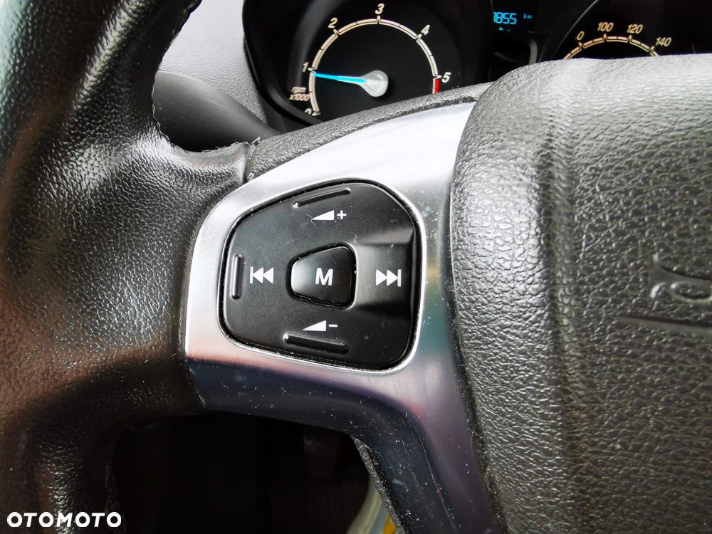 Ford Transit Courier - 18