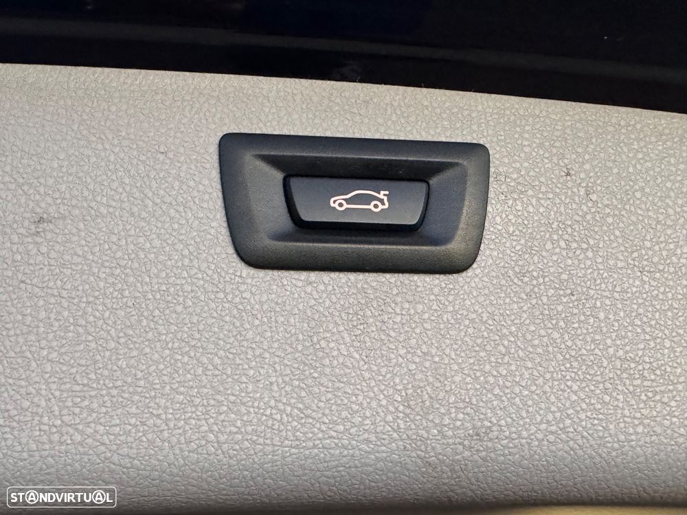 BMW 318 d Touring Aut. Sport Line - 24