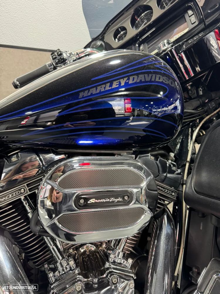 Harley-Davidson FLHXS CVO Street Glide FLHXS - 4
