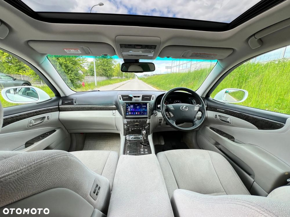 Lexus LS - 31