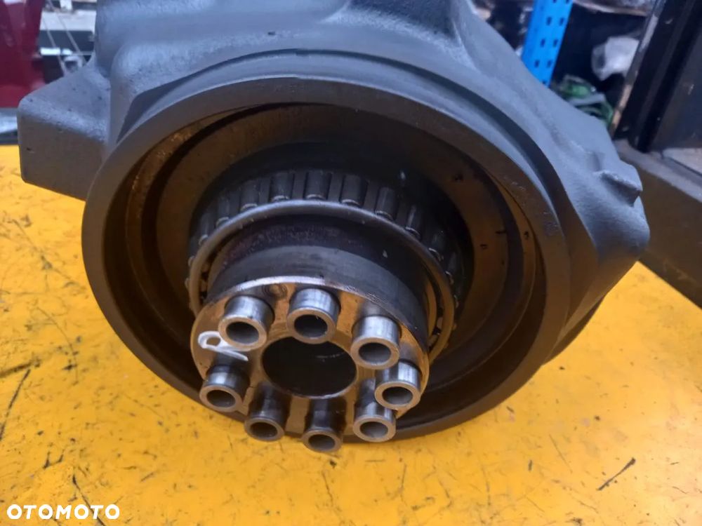 Zwrotnice przedniej osi lewa 47885850 prawa 47912893 New Holland T7.230 - 10