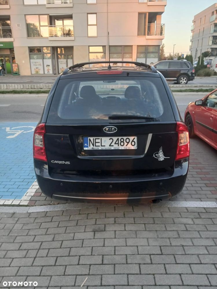 Kia Carens 2.0 CVVT Spirit - 9